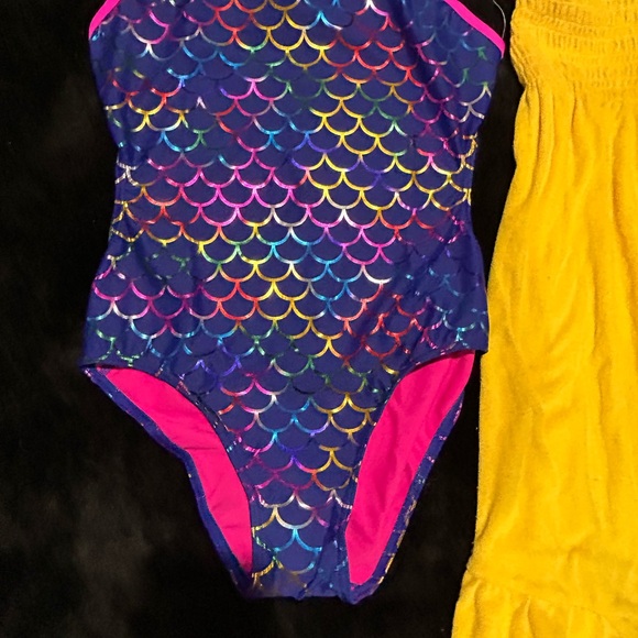 Colorful Girls Mermaid Scale Swimsuit - Picture 1 of 7